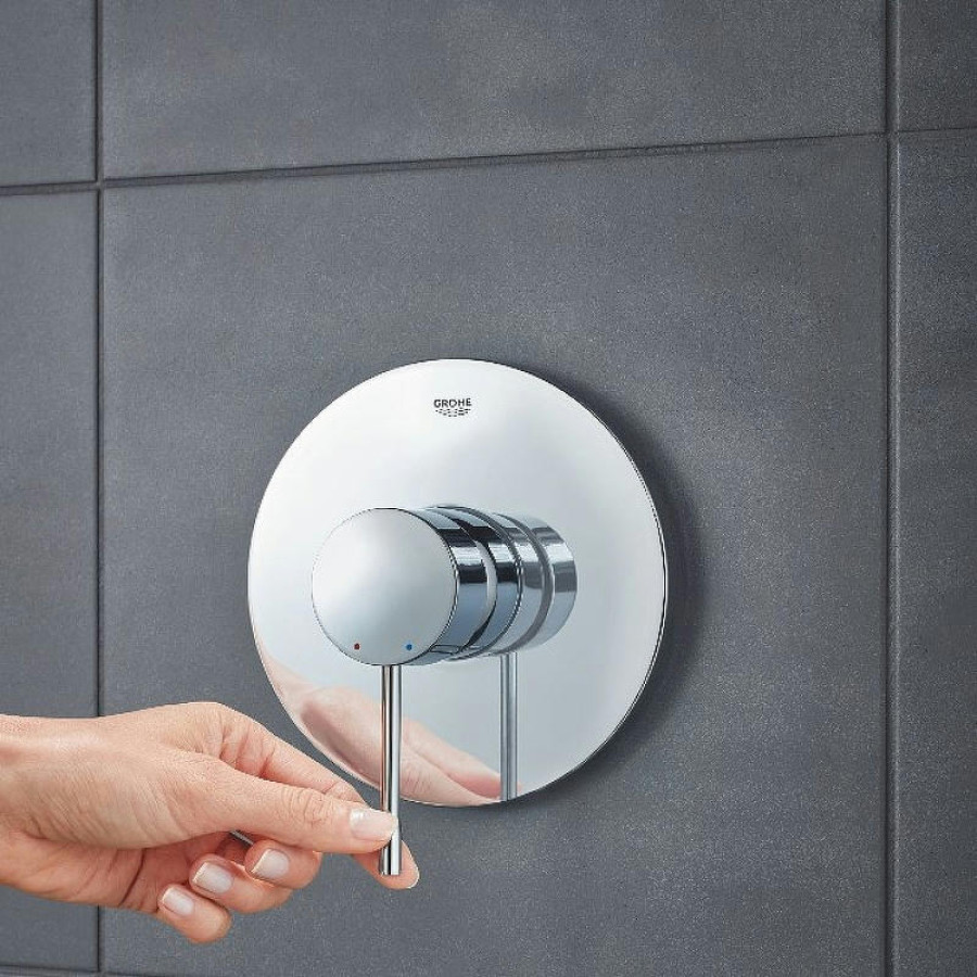 Смеситель для душа Grohe Essence 24057001