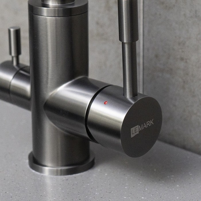 Смеситель для кухни Lemark Expert LM5061GMN с подключением к фильтру, оружейная сталь